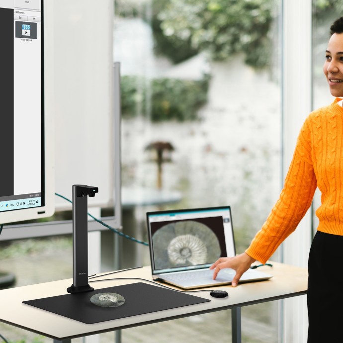 IRIScan Desk 7 Business Image
